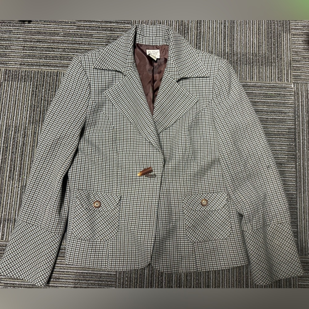 Women’s houndstooth blazer by Julie, Mitchell size 12